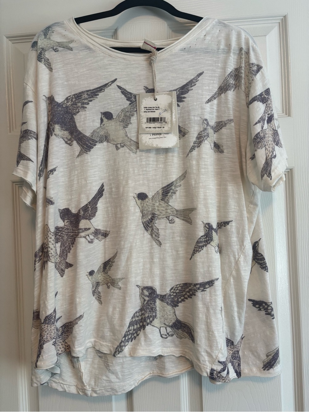 Magnolia Pearl White Tee with Gray Bird Print